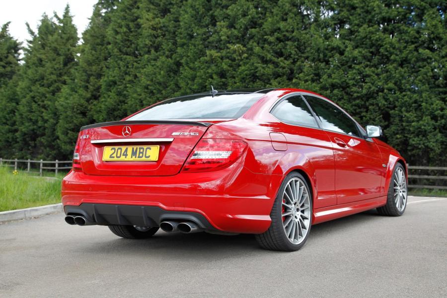  Mercedes-Benz C63 AMG Saloon 2013 года  (фото 17 из 22)